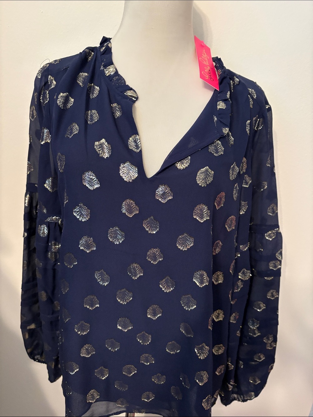 Lilly Pulitzer Navy Metallic Shell-Print V-Neck Blouse-nwt